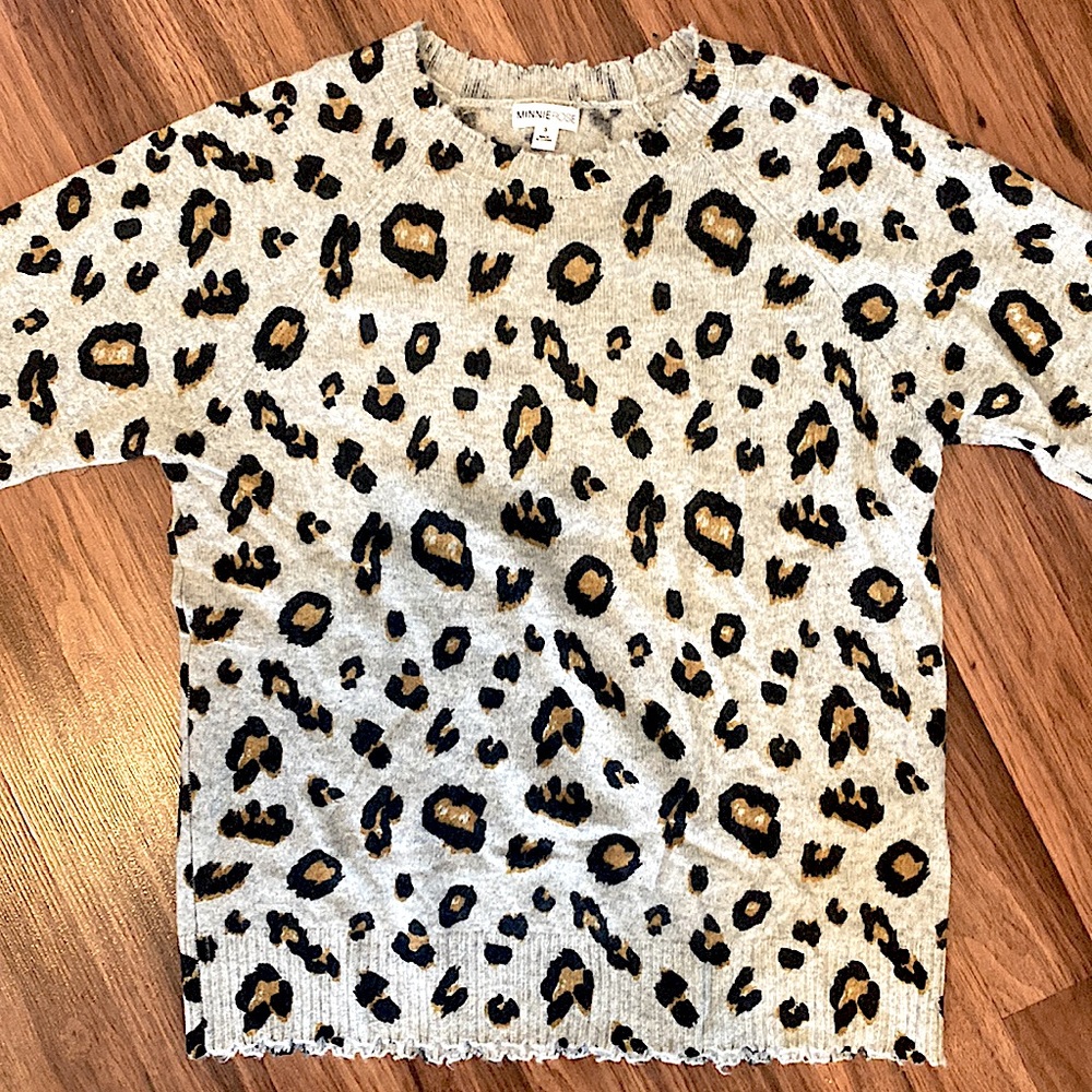 NWOT Minnierose sweater size small